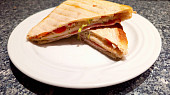 Zapečené dvojité toasty à la caprese