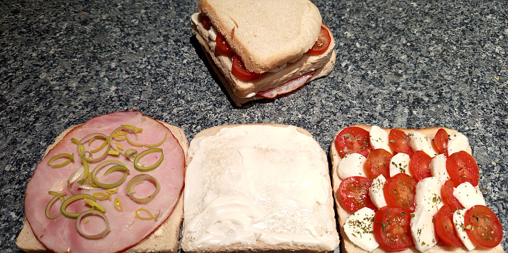 Zapečené dvojité toasty à la caprese