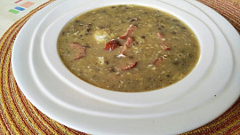 Čočková polévka s uzeninou