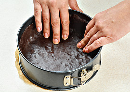 Čokoládový tvarožník s fíkem a pistáciemi