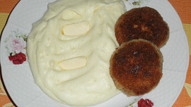 Králičí karbanátky z vařeného masa