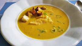 Polévka z rybích odřezků