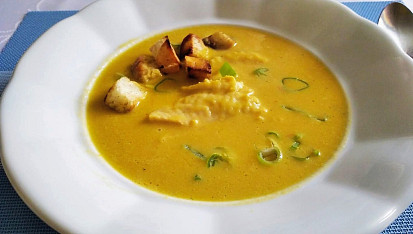 Polévka z rybích odřezků