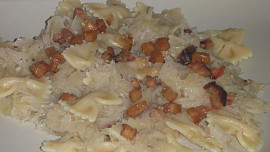 Těstoviny s kysaným zelím