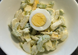 Vaječný salát s řapíkatým celerem