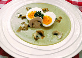 Zeleninová omáčka se žampiony a vejcem