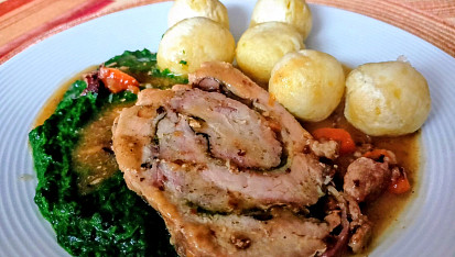 Bylinková vepřová roláda s česnekem