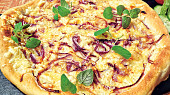 Cibulová extra pizza