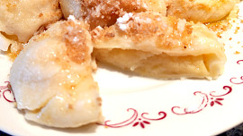 Jablečné šátečkové knedlíky