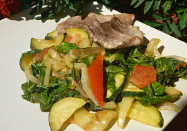 Krkovičkový plátek s restovanou zeleninou