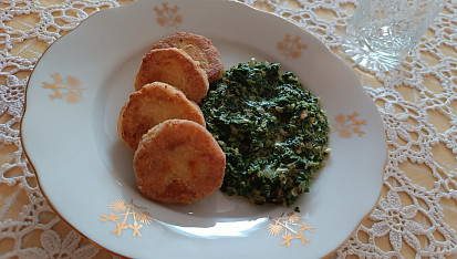 Placičky z bramborové kaše se smetanovým špenátem