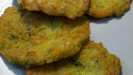 Placky s cuketou, bramborem a mrkví
