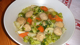 Polévka s drožďovými knedlíčky