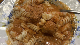 Rajská omáčka s masovými kuličkami