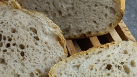 Světlý kváskový chléb