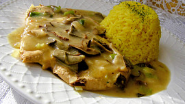 Vepřová pečeně na sušených houbách s hrnkovým knedlíkem