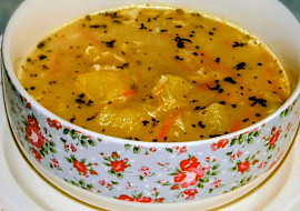 Zeleninová polévka s houskovo-sýrovými knedlíčky