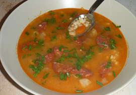 Fazolová polévka s klobásou