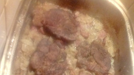 Krkovice pečená na hlávkovém zelí