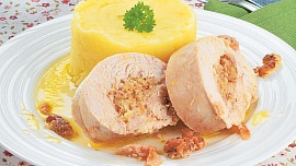 Krůtí roláda s ořechovou nádivkou