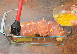 Krůtí roláda s ořechovou nádivkou