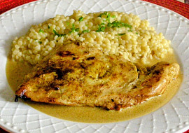 Kuřecí prsa s omáčkou s nakládaným pepřem