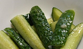 Okurky v hořčičné marinádě - salát
