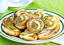 Pistáciové roládky z listového těsta