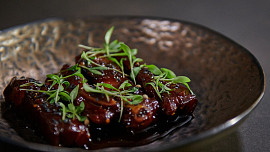 Vepřová žebra ve sladkokyselé omáčce podle Khanha Taa