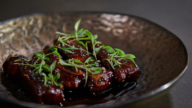 Vepřová žebra ve sladkokyselé omáčce podle Khanha Taa