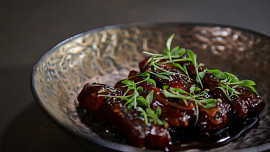 Vepřová žebra ve sladkokyselé omáčce podle Khanha Taa