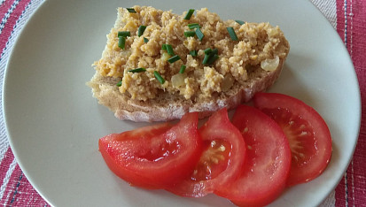 Drožďová pomazánka s pažitkou