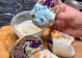 Hovězí kebab s dresinky