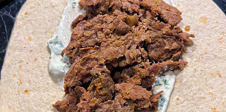 Hovězí kebab s dresinky