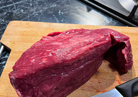 Hovězí kebab s dresinky