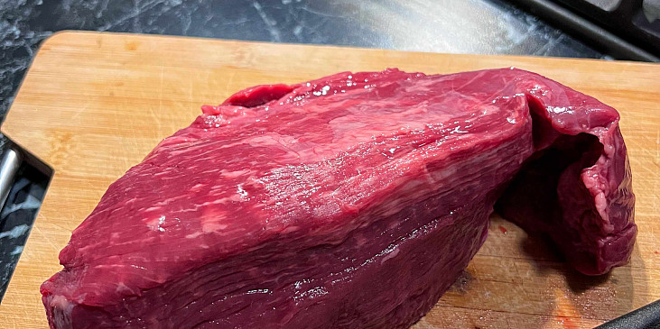 Hovězí kebab s dresinky