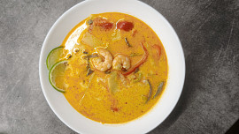 Rychlá thajská kari polévka s krevetami