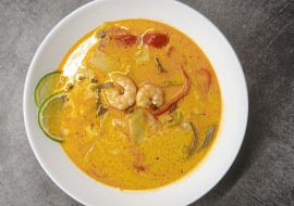 Rychlá thajská kari polévka s krevetami (Polievka sa podarila a bola výborná, pridala som tam ešte naviac Judášové ucho a bambusové výhonky.🤤)