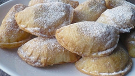 Taštičky z tvarohového těsta pečené v horkovzdušné fritéze