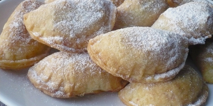 Taštičky z tvarohového těsta pečené v horkovzdušné fritéze