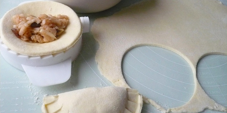 Taštičky z tvarohového těsta pečené v horkovzdušné fritéze