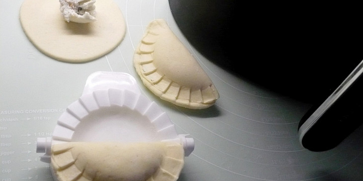 Taštičky z tvarohového těsta pečené v horkovzdušné fritéze