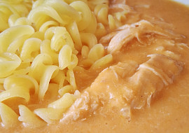 Zbylé kuřecí maso v jednoduché omáčce