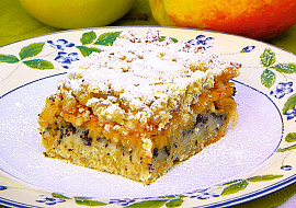 Bramborová buchta s jablky a mákem