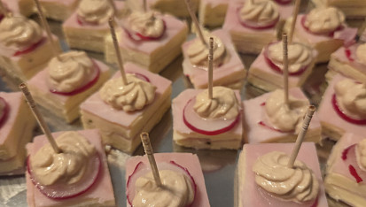 Bruselské řezy, Večeře skvělá