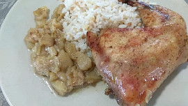 Kuřecí stehno na jablkách