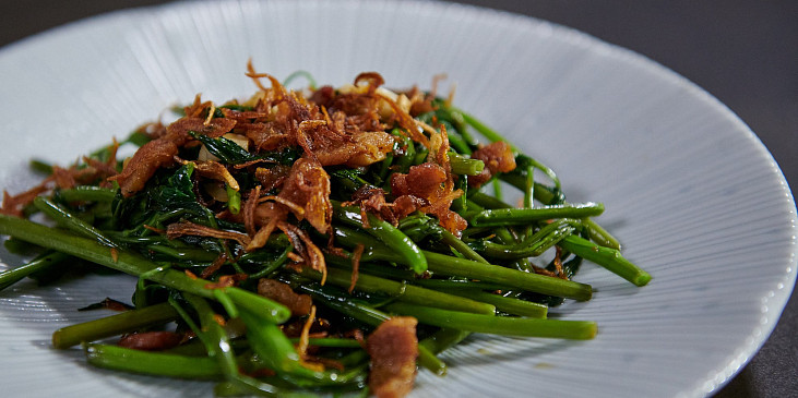 Rýže a vodní špenát podle Khanha Taa