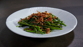 Rýže a vodní špenát podle Khanha Taa