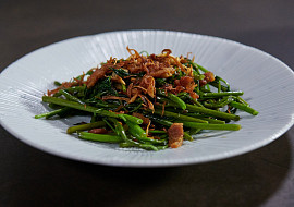 Rýže a vodní špenát podle Khanha Taa