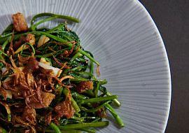 Rýže a vodní špenát podle Khanha Taa